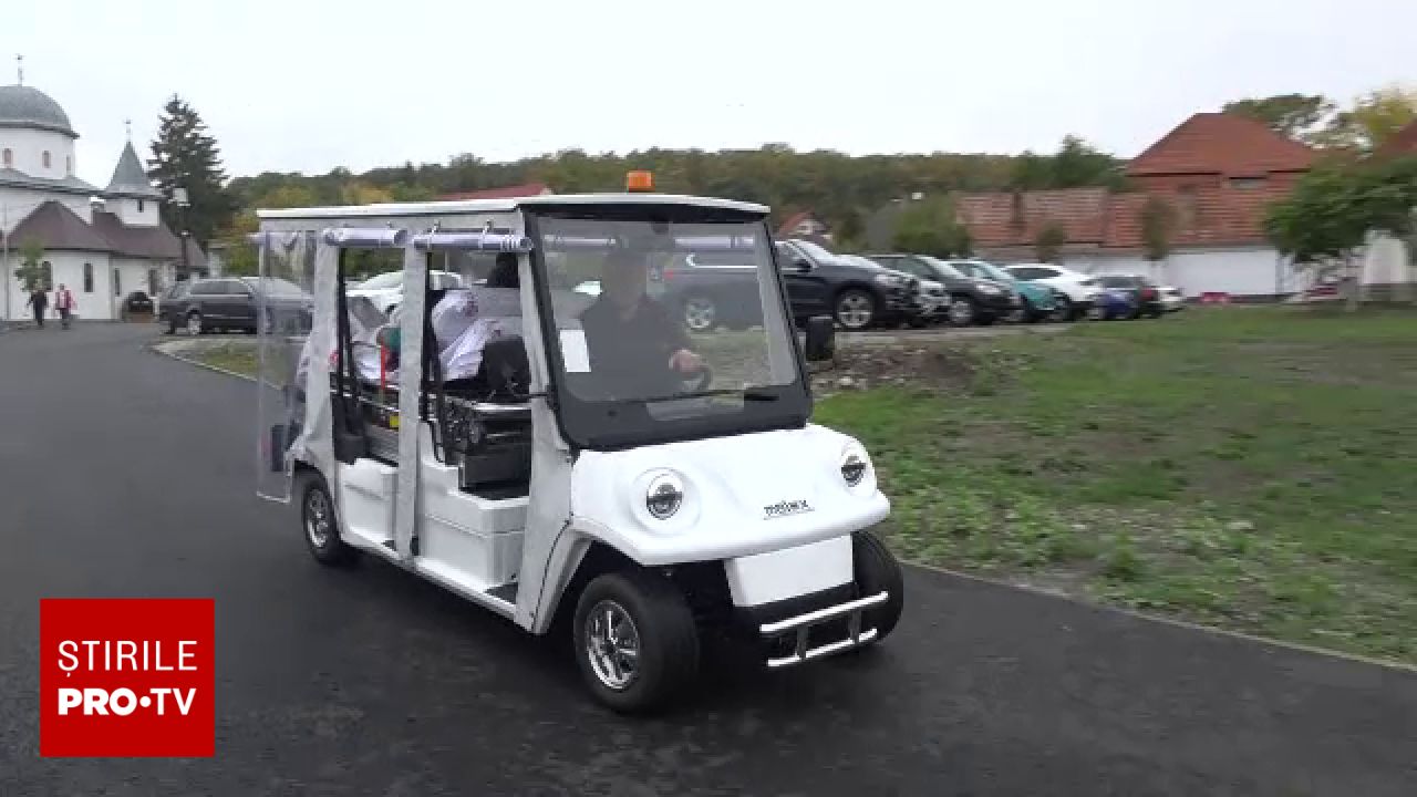 Spitalul din Reghin introduce mașinuță electrică pentru transportul sigur al pacienților