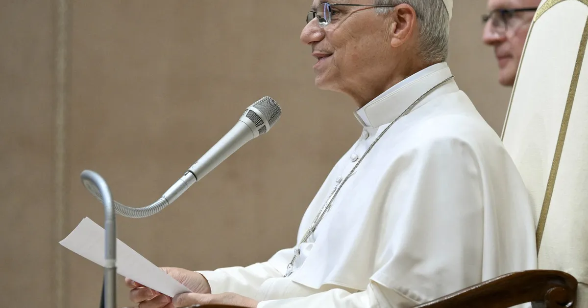 Papa Leon al XIV-lea va fi operat la plămân: Vaticanul a suspendat audiențele publice