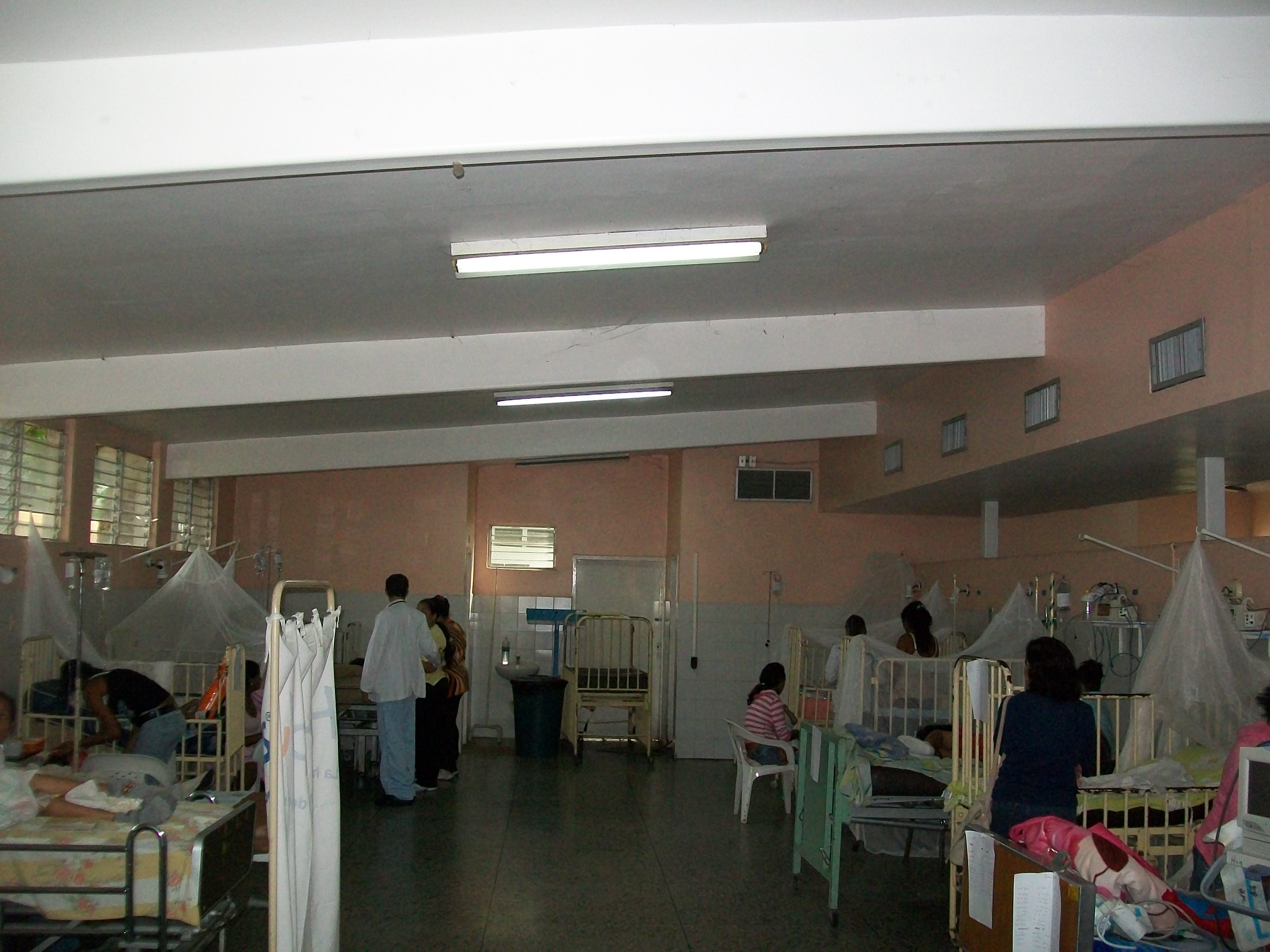 Tragedie în Turcia după injecții estetice: 16 persoane au fost internate la Urgențe